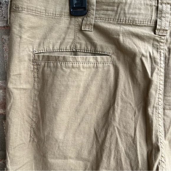 ππ£ Wrangler cargo shorts - Picture 9 of 10